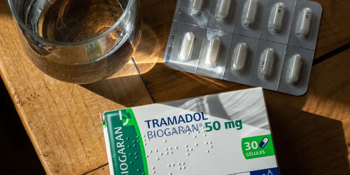 tramadol induced serotonin syndrome